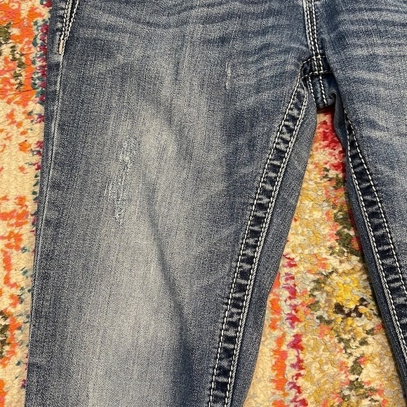 Miss Me Fleur De Lis Embroidered Y2K Low Rise Bootcut Jeans - Picture 8 of 16